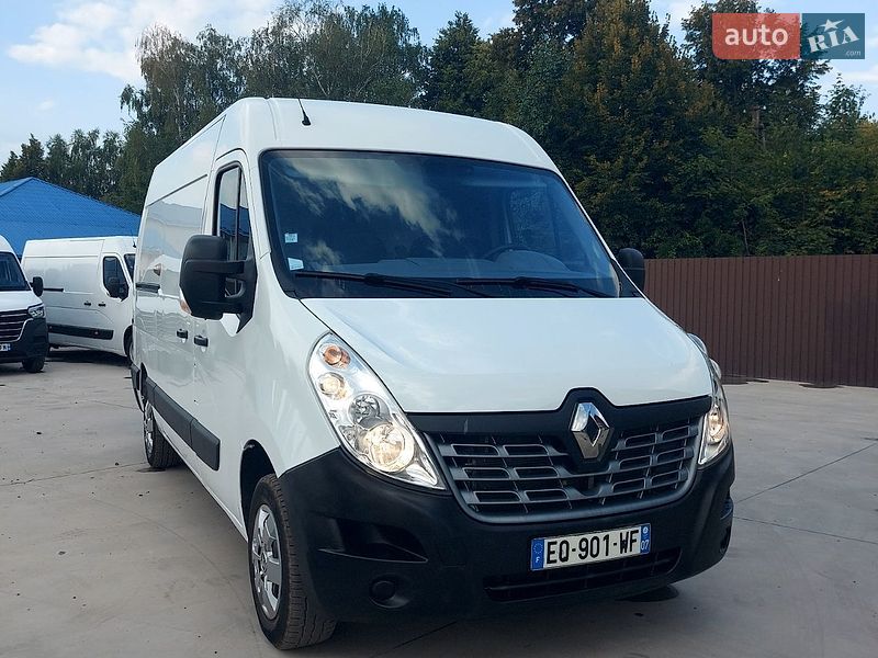Грузовой фургон Renault Master 2017 в Млинове