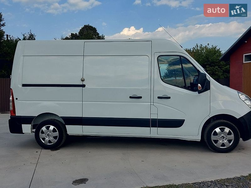 Грузовой фургон Renault Master 2017 в Млинове