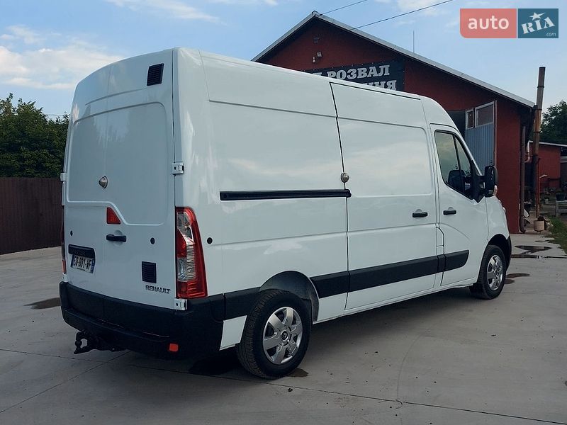 Грузовой фургон Renault Master 2017 в Млинове