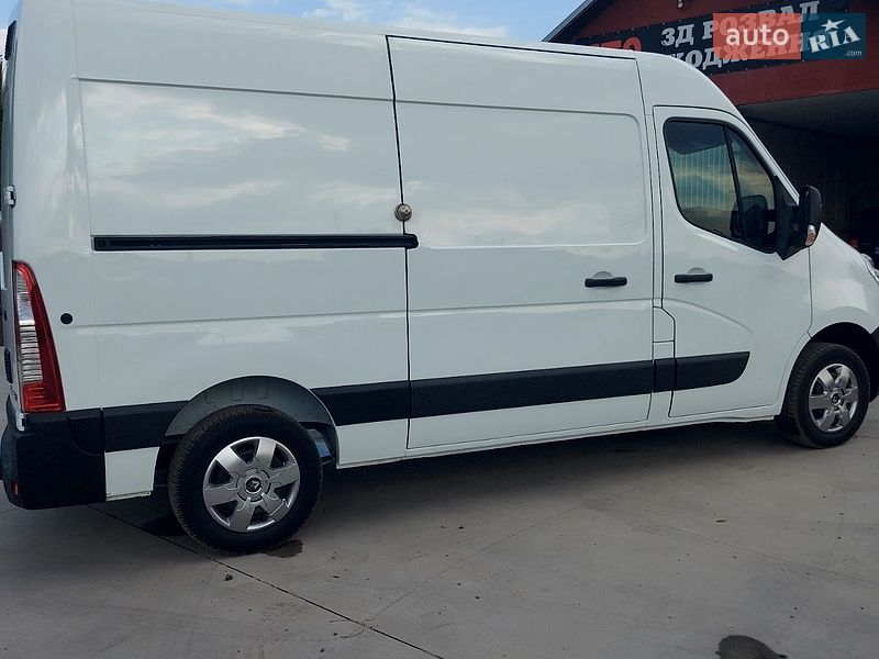 Грузовой фургон Renault Master 2017 в Млинове