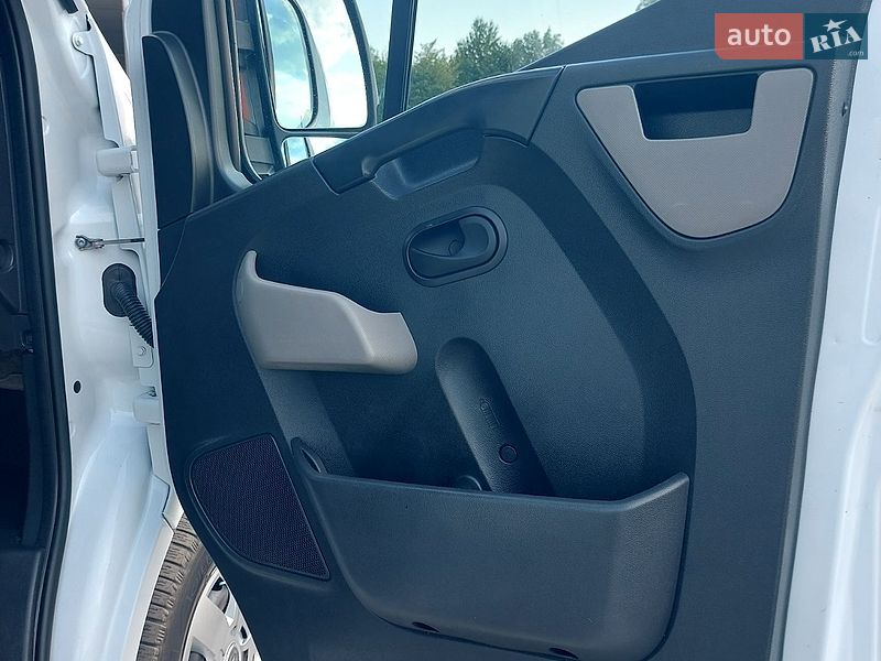 Грузовой фургон Renault Master 2017 в Млинове