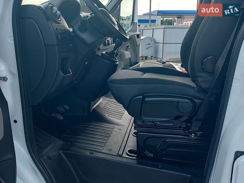 Грузовой фургон Renault Master 2017 в Млинове