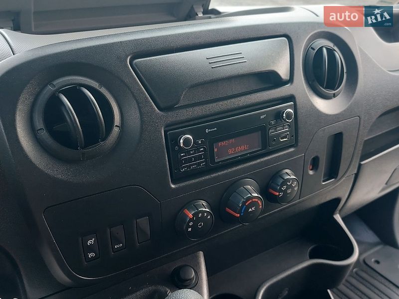 Грузовой фургон Renault Master 2017 в Млинове
