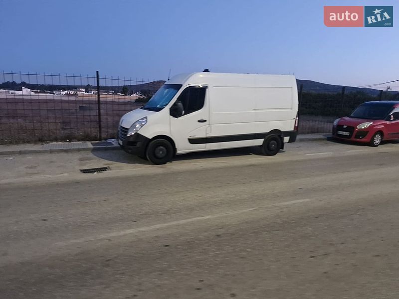 Вантажопасажирський фургон Renault Master 2013 в Дніпрі