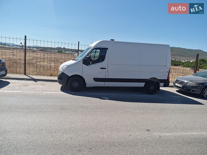 Вантажопасажирський фургон Renault Master 2013 в Дніпрі