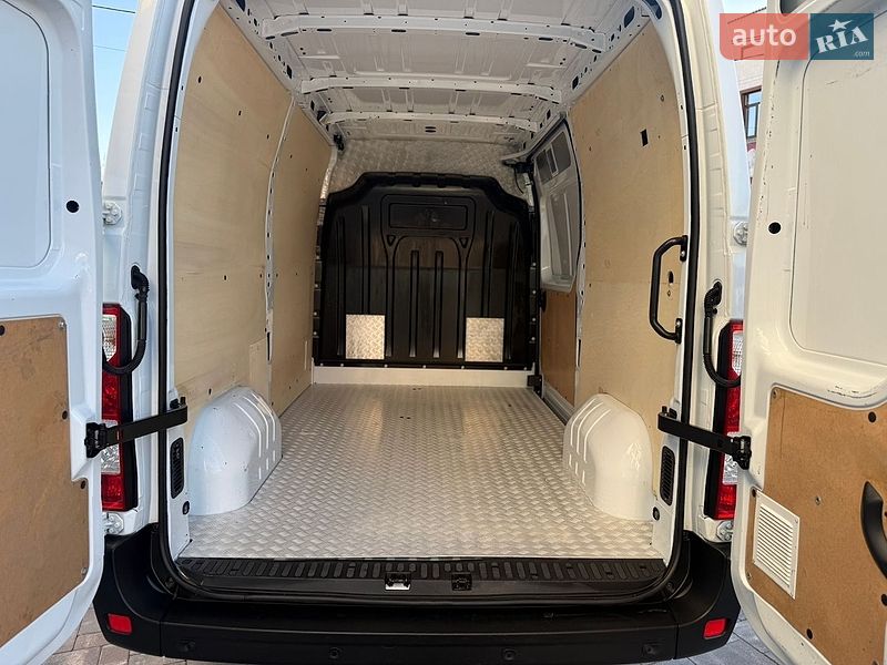 Вантажний фургон Renault Master 2023 в Дубні