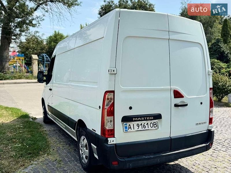 Грузовой фургон Renault Master 2015 в Фастове
