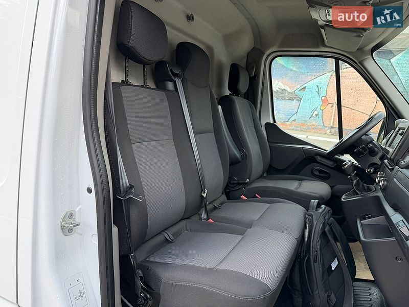 Вантажний фургон Renault Master 2020 в Луцьку