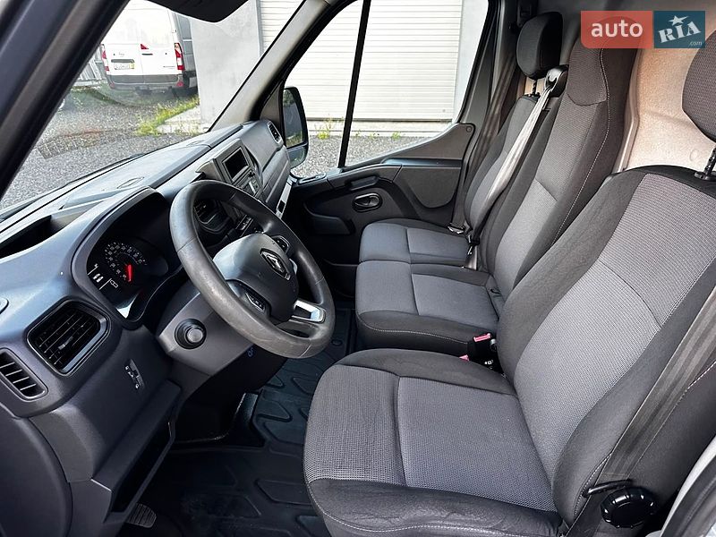 Вантажний фургон Renault Master 2022 в Бучі