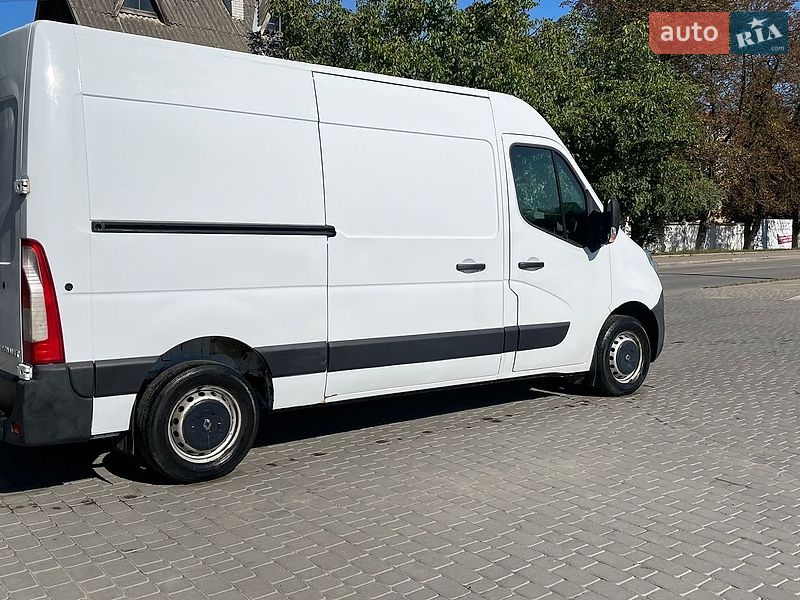 Грузовой фургон Renault Master 2011 в Ивано-Франковске