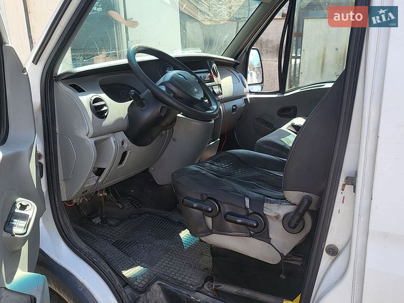 Вантажний фургон Renault Master 2004 в Івано-Франківську