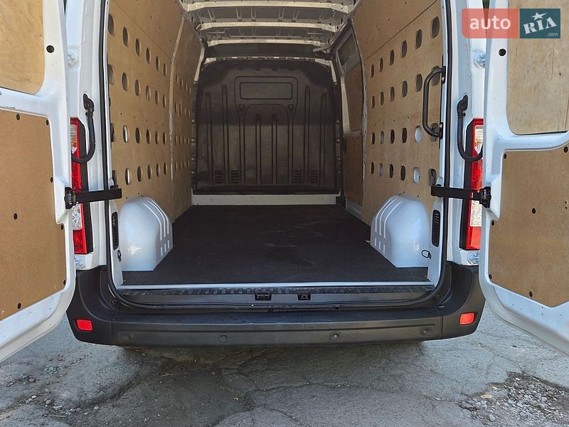 Вантажний фургон Renault Master 2021 в Дніпрі