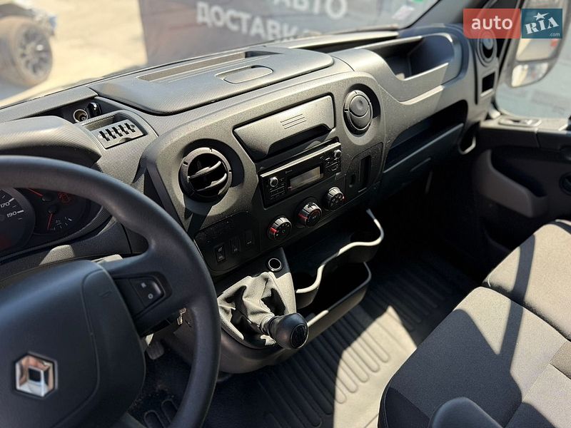 Вантажний фургон Renault Master 2018 в Львові