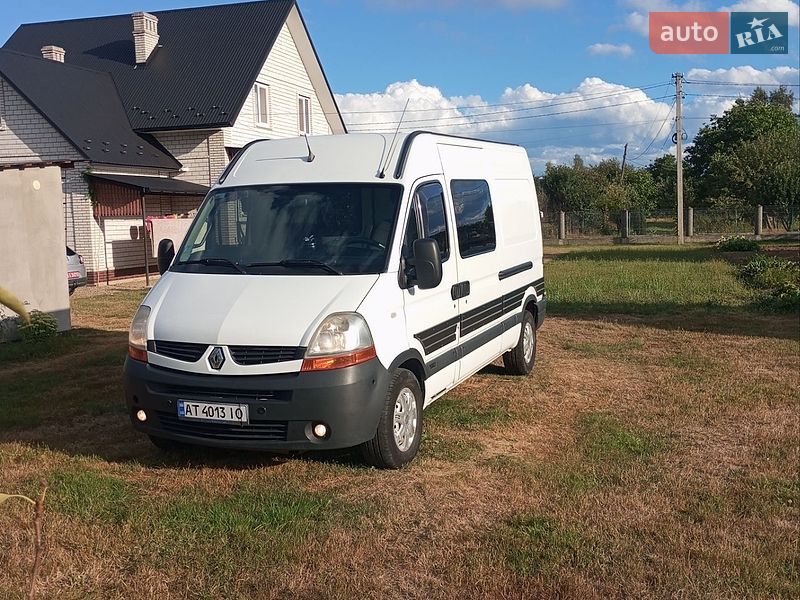 Минивэн Renault Master 2009 в Долине