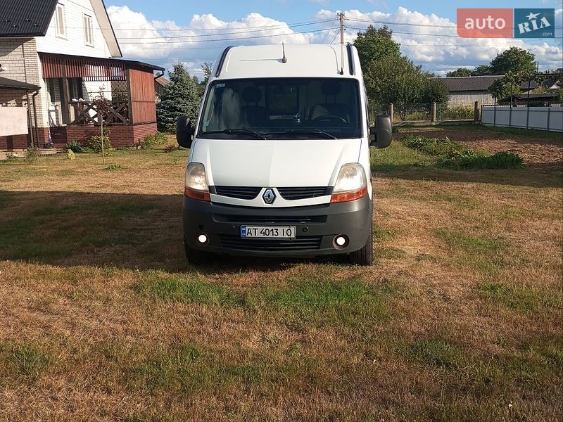 Минивэн Renault Master 2009 в Долине