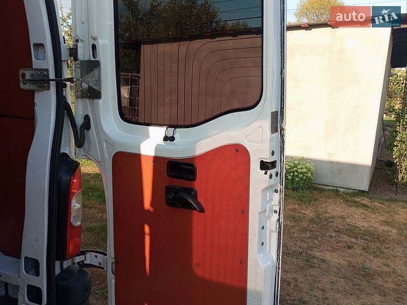 Минивэн Renault Master 2009 в Долине