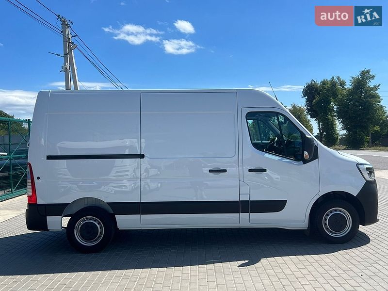 Вантажний фургон Renault Master 2022 в Лопатині