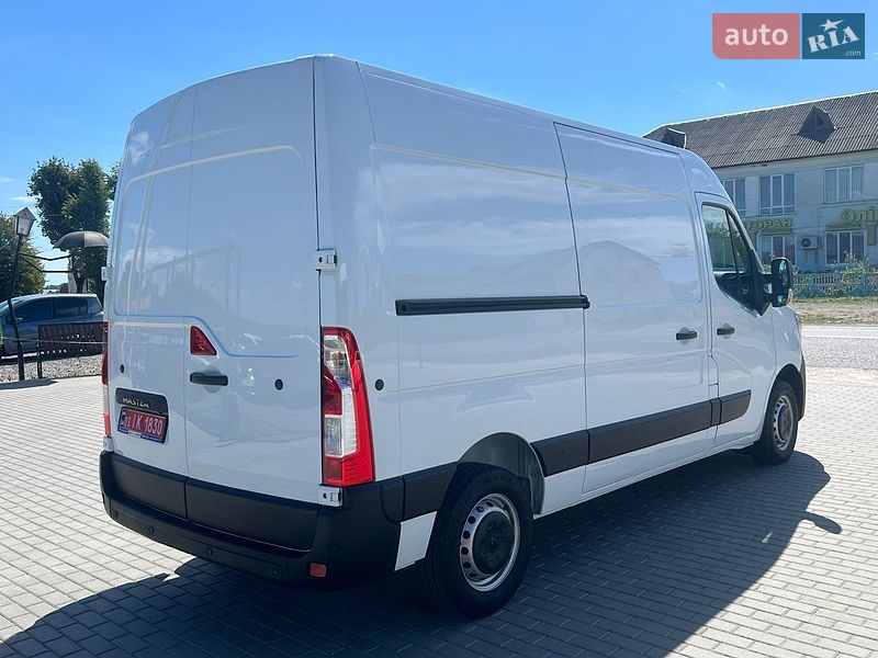 Вантажний фургон Renault Master 2022 в Лопатині