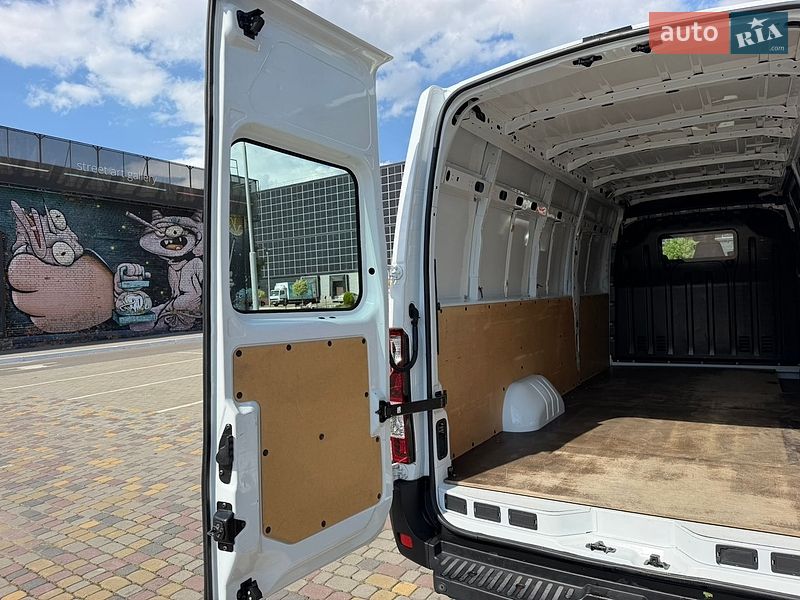 Вантажний фургон Renault Master 2021 в Луцьку