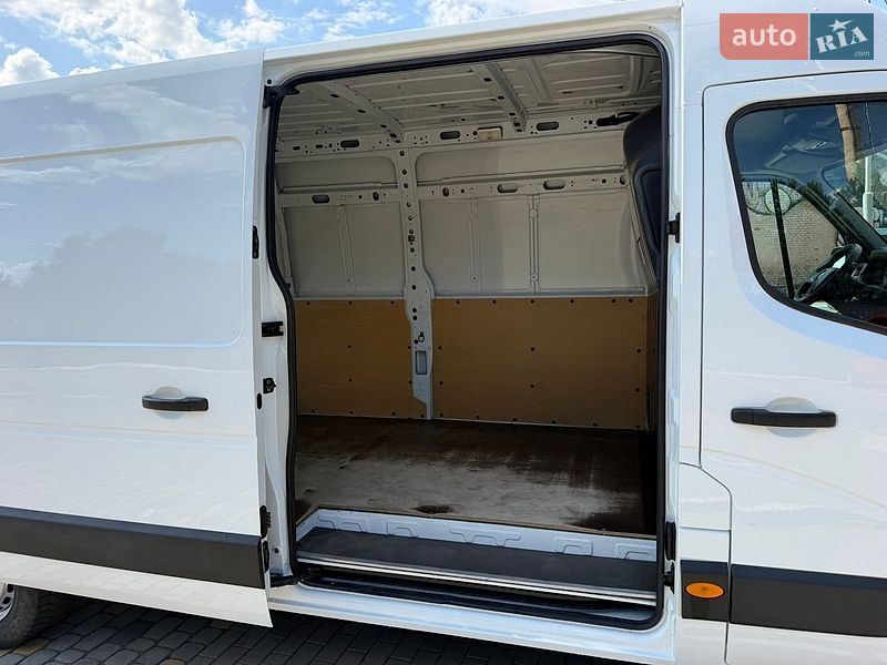 Вантажний фургон Renault Master 2021 в Луцьку