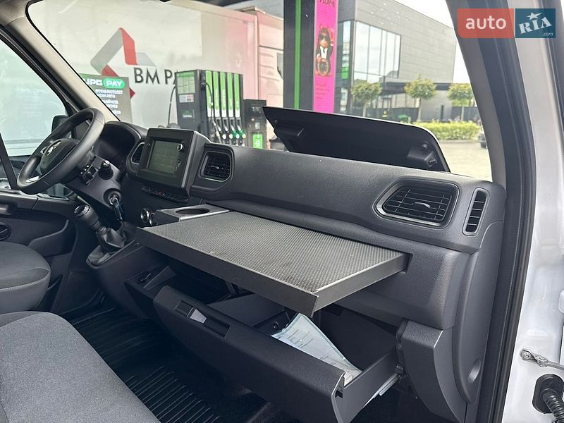 Вантажний фургон Renault Master 2022 в Луцьку