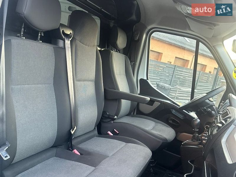 Грузовой фургон Renault Master 2017 в Ровно