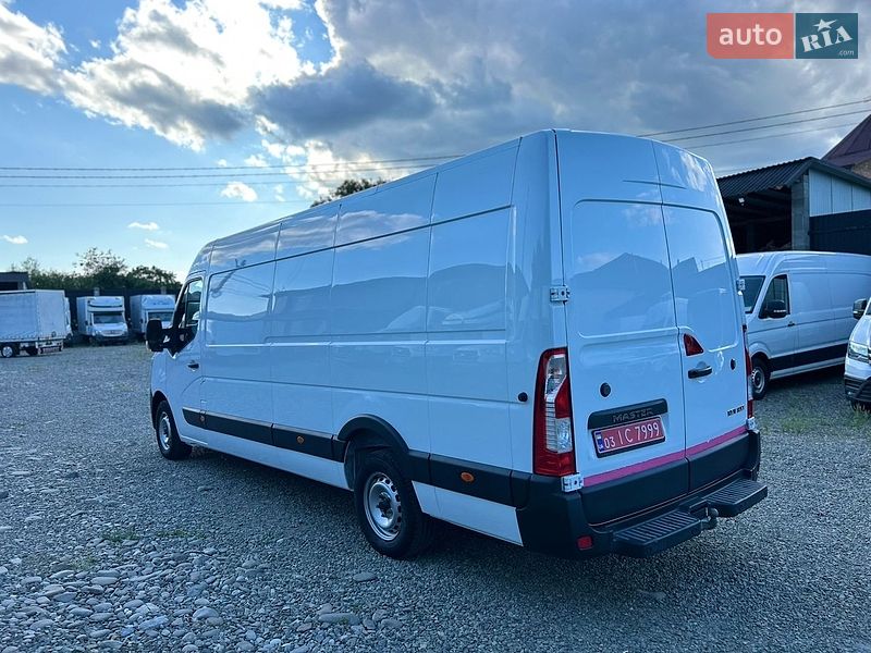 Вантажний фургон Renault Master 2022 в Хусті