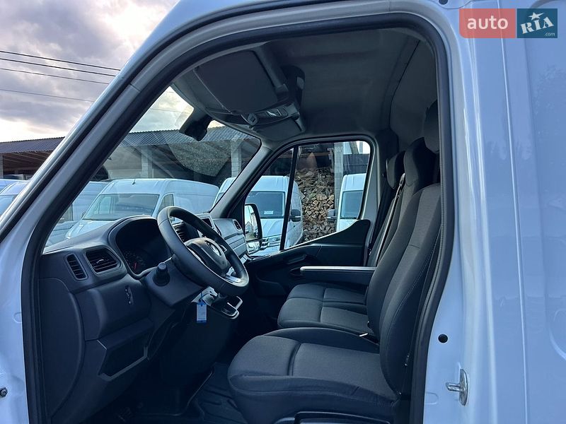 Вантажний фургон Renault Master 2022 в Хусті