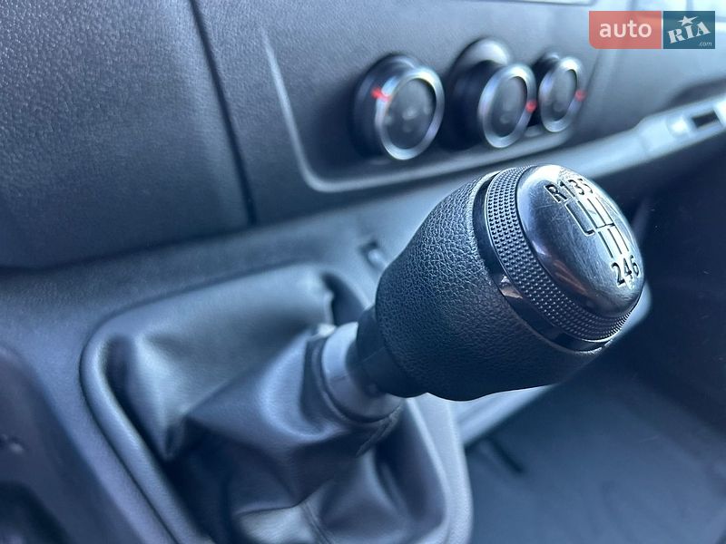 Вантажний фургон Renault Master 2022 в Хусті