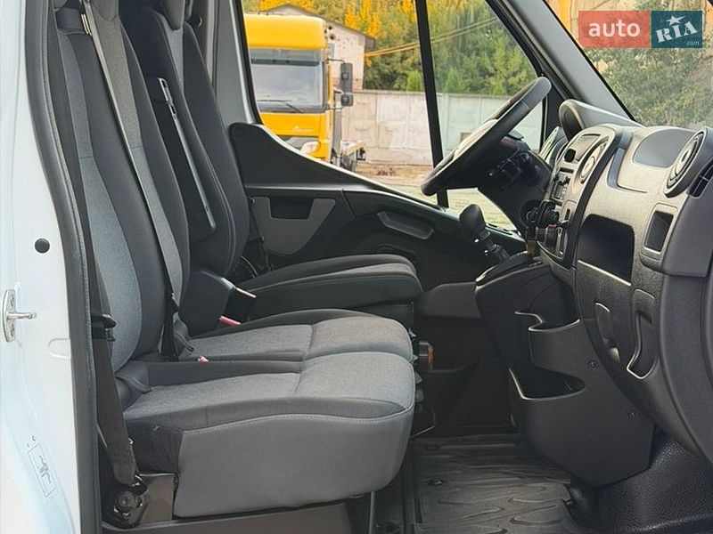 Евакуатор Renault Master 2017 в Рівному