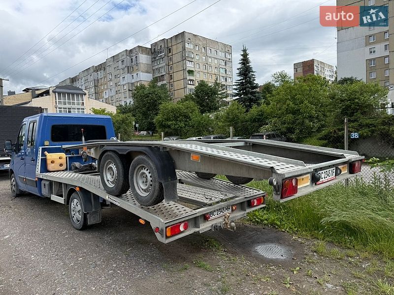 Евакуатор Renault Master 2016 в Львові