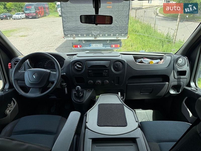 Евакуатор Renault Master 2016 в Львові