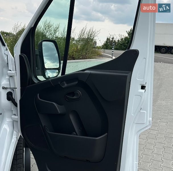Грузовой фургон Renault Master 2022 в Львове
