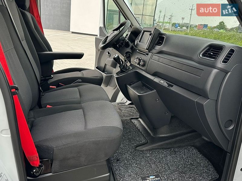 Грузовой фургон Renault Master 2022 в Львове