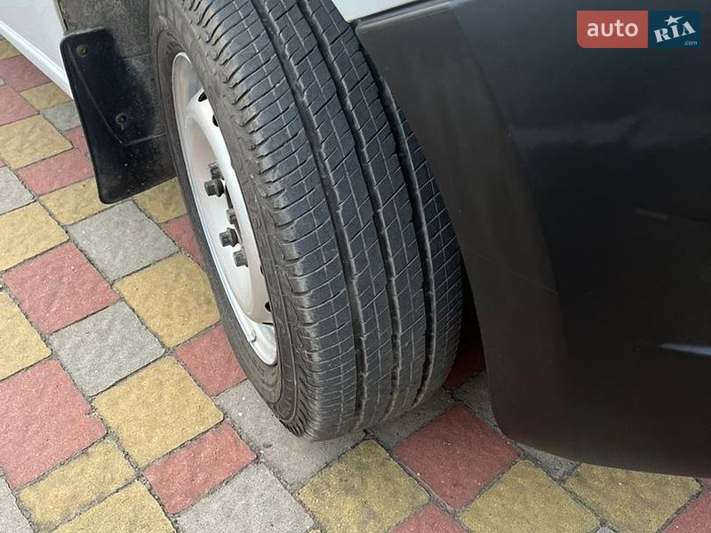 Грузовой фургон Renault Master 2016 в Жовкве