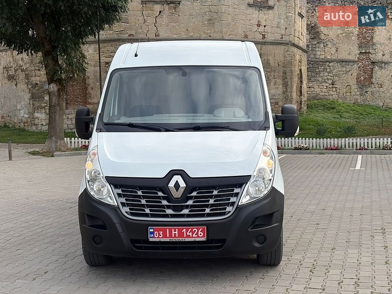 Вантажний фургон Renault Master 2015 в Тернополі