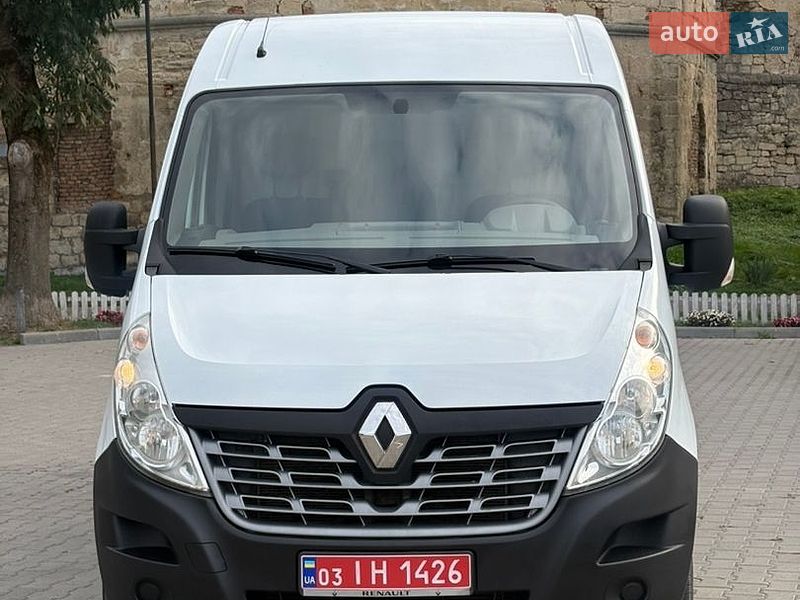 Вантажний фургон Renault Master 2015 в Тернополі