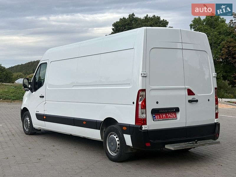 Вантажний фургон Renault Master 2015 в Тернополі