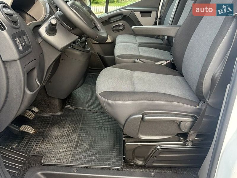 Вантажний фургон Renault Master 2015 в Тернополі