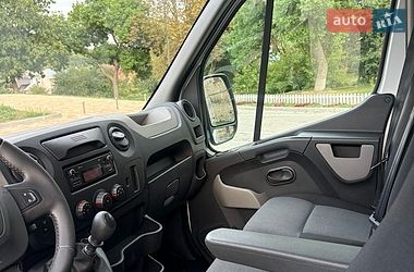 Вантажний фургон Renault Master 2015 в Тернополі
