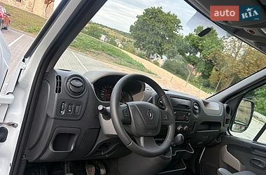 Вантажний фургон Renault Master 2015 в Тернополі