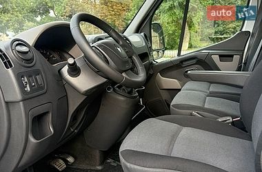 Вантажний фургон Renault Master 2015 в Тернополі