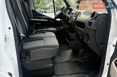 Вантажний фургон Renault Master 2015 в Тернополі