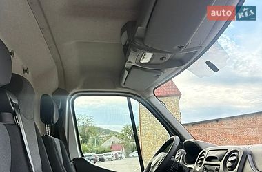 Вантажний фургон Renault Master 2015 в Тернополі
