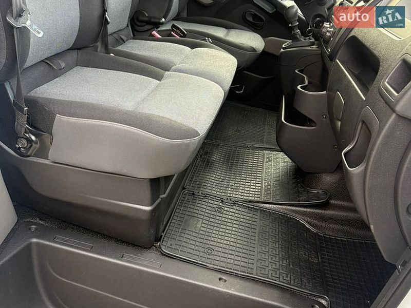 Вантажний фургон Renault Master 2015 в Тернополі