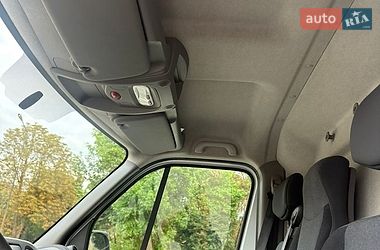 Вантажний фургон Renault Master 2015 в Тернополі
