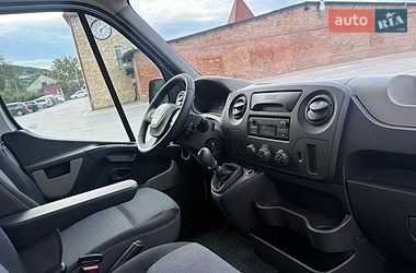 Вантажний фургон Renault Master 2015 в Тернополі