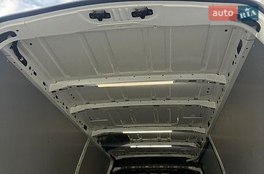 Вантажний фургон Renault Master 2015 в Тернополі