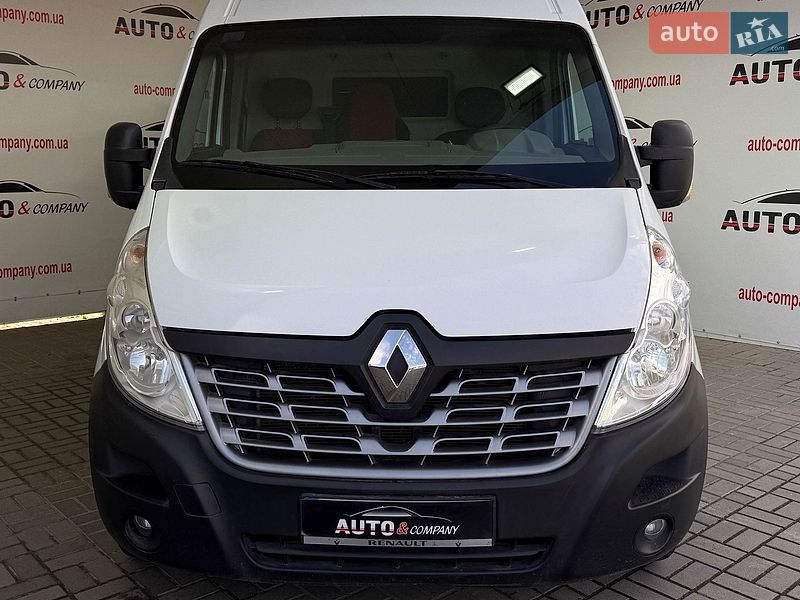 Вантажний фургон Renault Master 2015 в Львові