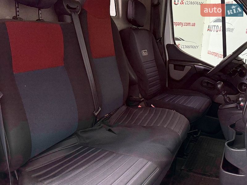 Вантажний фургон Renault Master 2015 в Львові